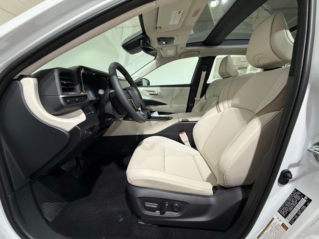 Thumbnail: 2026 Toyota Crown - 12