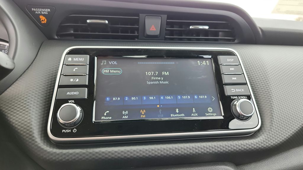 2025 Nissan Kicks Play