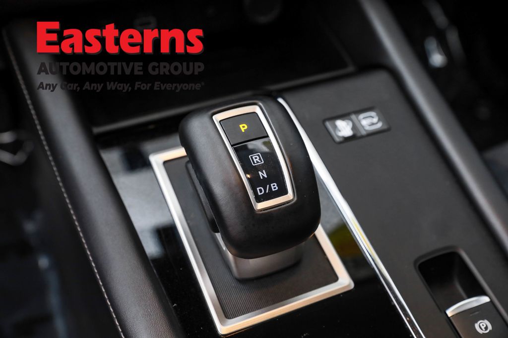 Used 2023 Blue Mitsubishi SE image 13