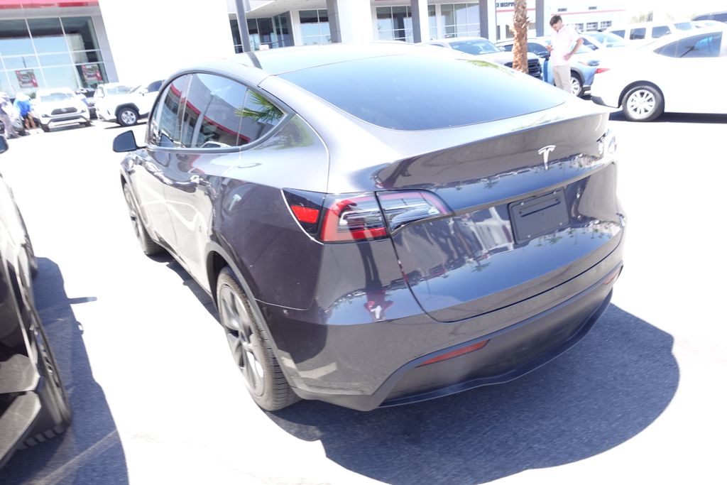 2024 Tesla Model Y Long Range Rear Wheel Drive's photo