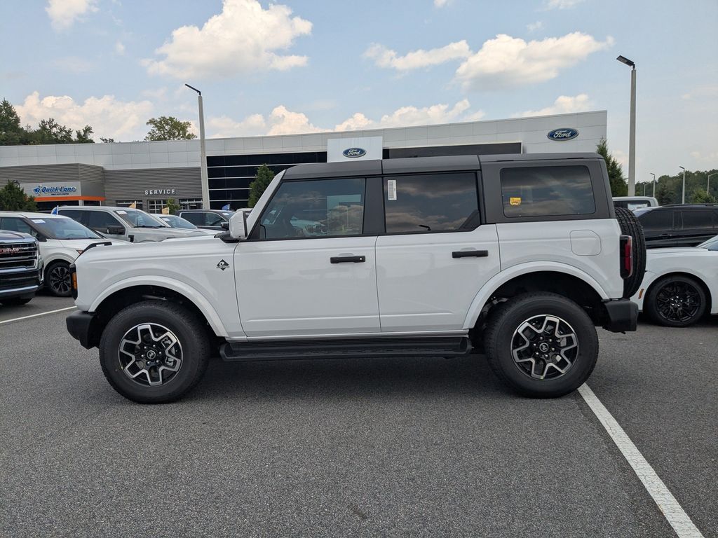 2026 Ford Bronco Outer Banks