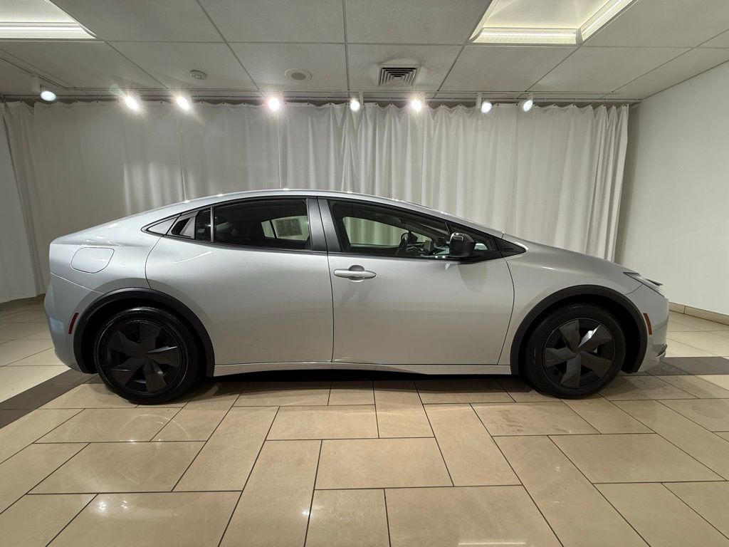 2024 Toyota Prius Prime SE 6