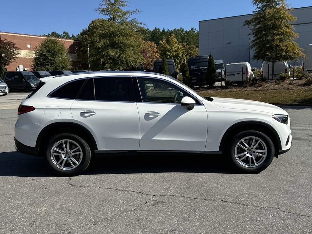 2025 Mercedes-Benz GLC GLC 300 9