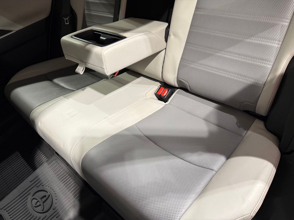 Thumbnail: 2019 Toyota RAV4 - 21