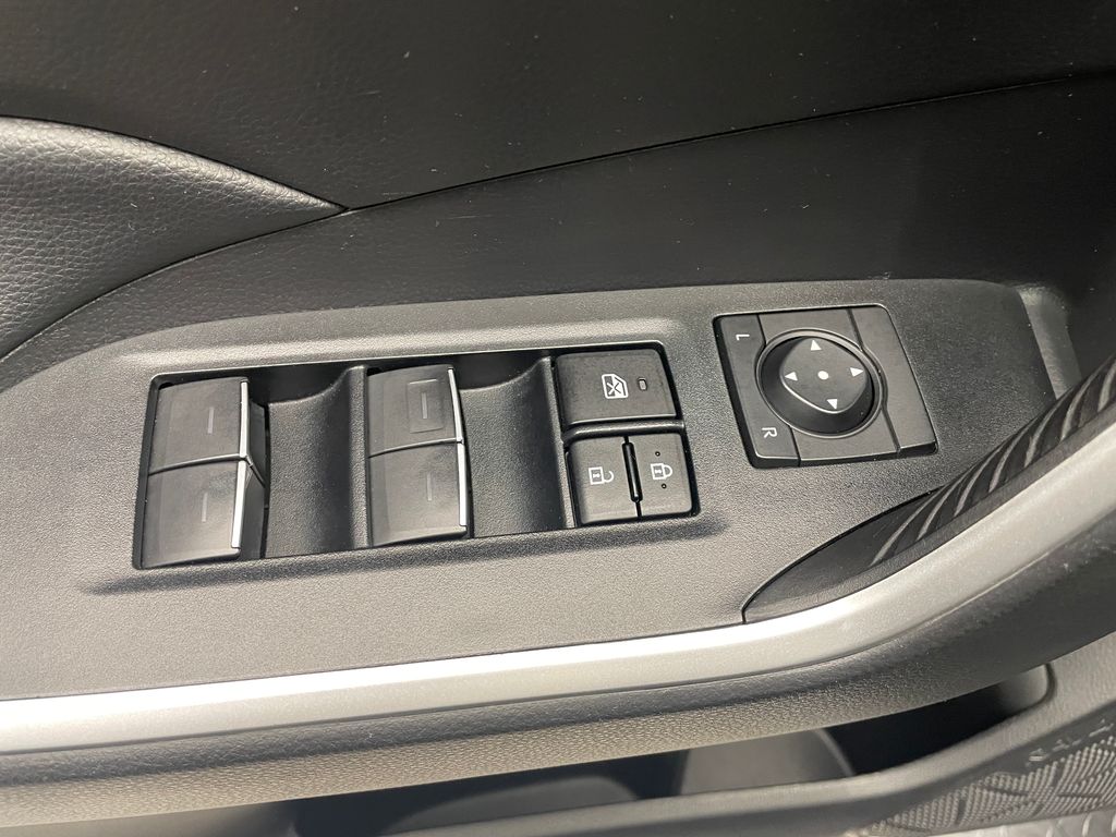 2023 Toyota RAV4 XLE 10