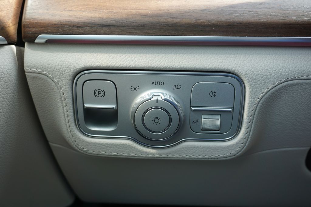 2025 Mercedes-Benz GLS 450 4MATIC 29