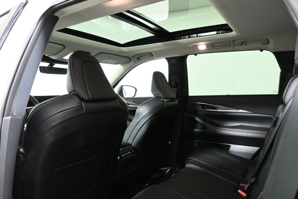 Thumbnail: 2023 INFINITI QX60 - 32