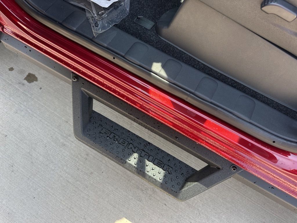 2025 Cardinal Red Metallic Tricoat Nissan Frontier PRO-4X 4X4 Truck
