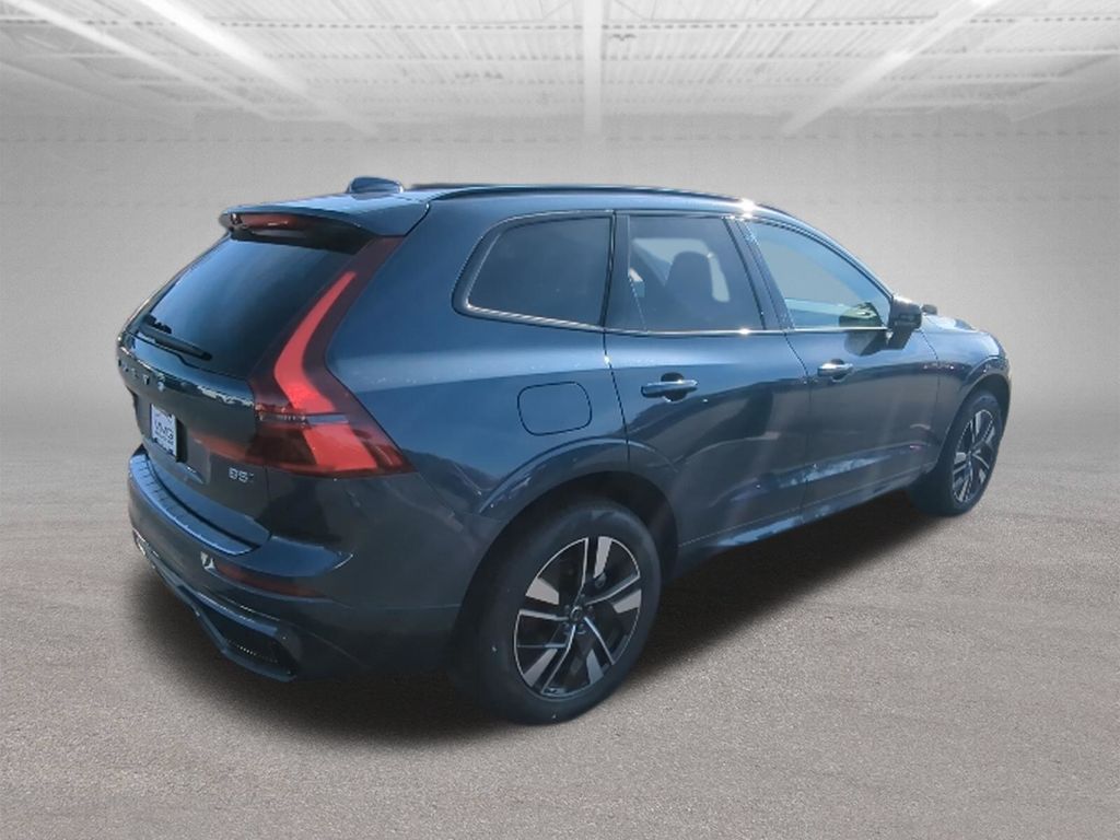 2026 Volvo XC60 Plus - Photo 8