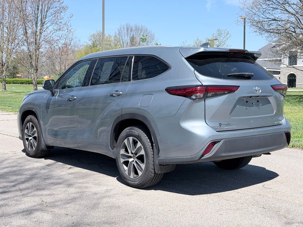 2022 Toyota Highlander XLE - Photo 43