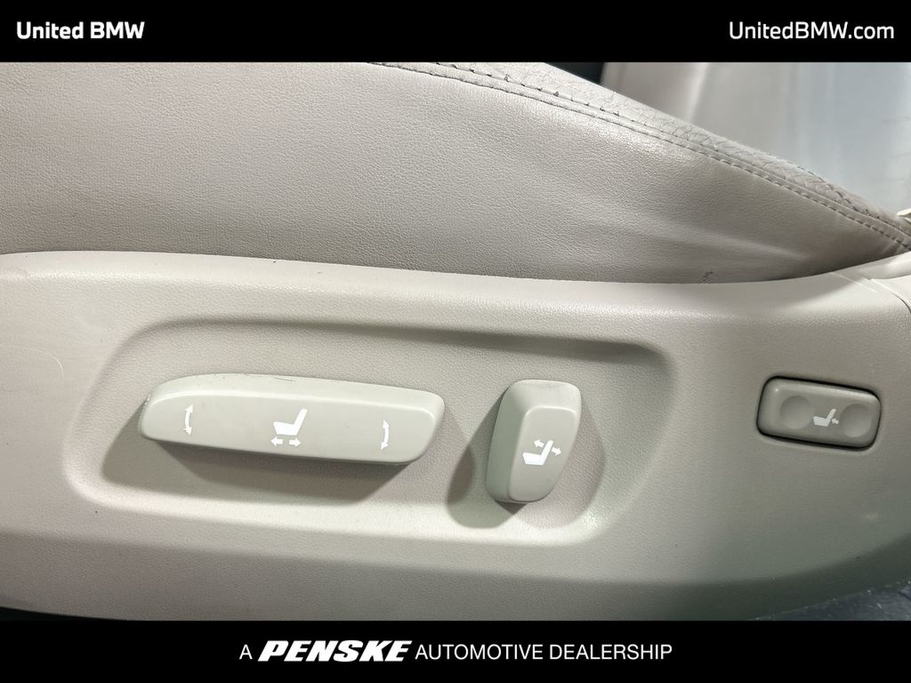 Thumbnail: 2012 Lexus ES - 12