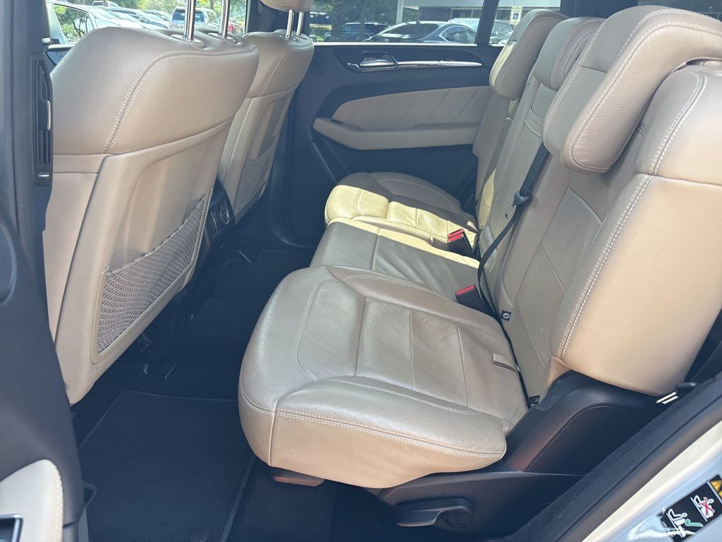 Thumbnail: 2016 Mercedes-Benz GL-Class - 24