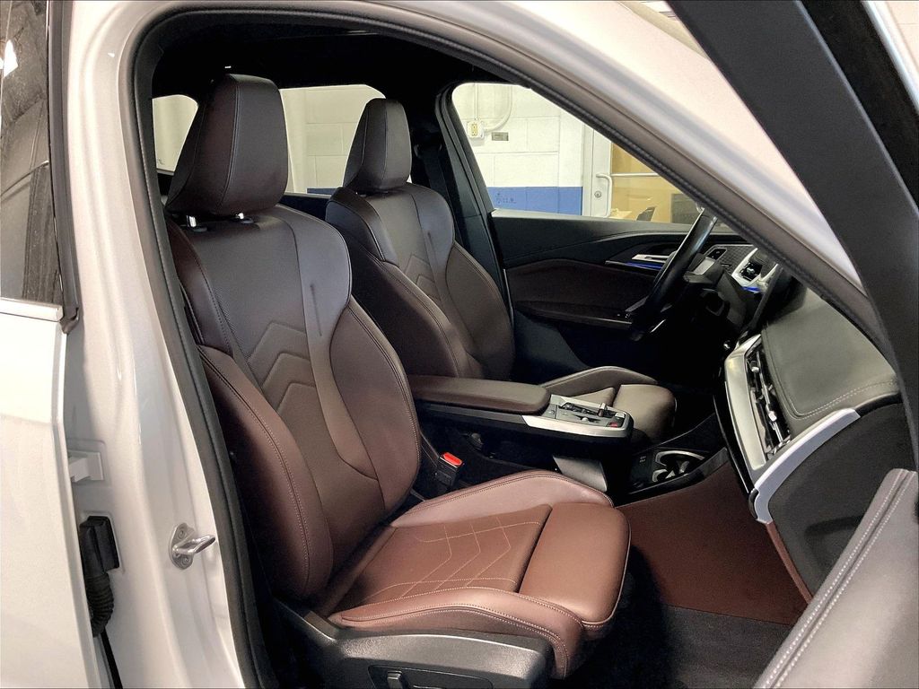 2025 BMW X1 — photo 11