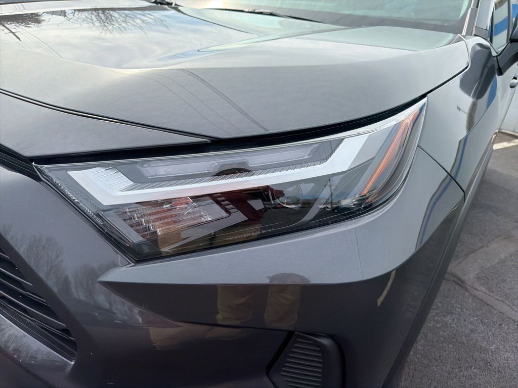 Thumbnail: 2024 Toyota RAV4 - 9