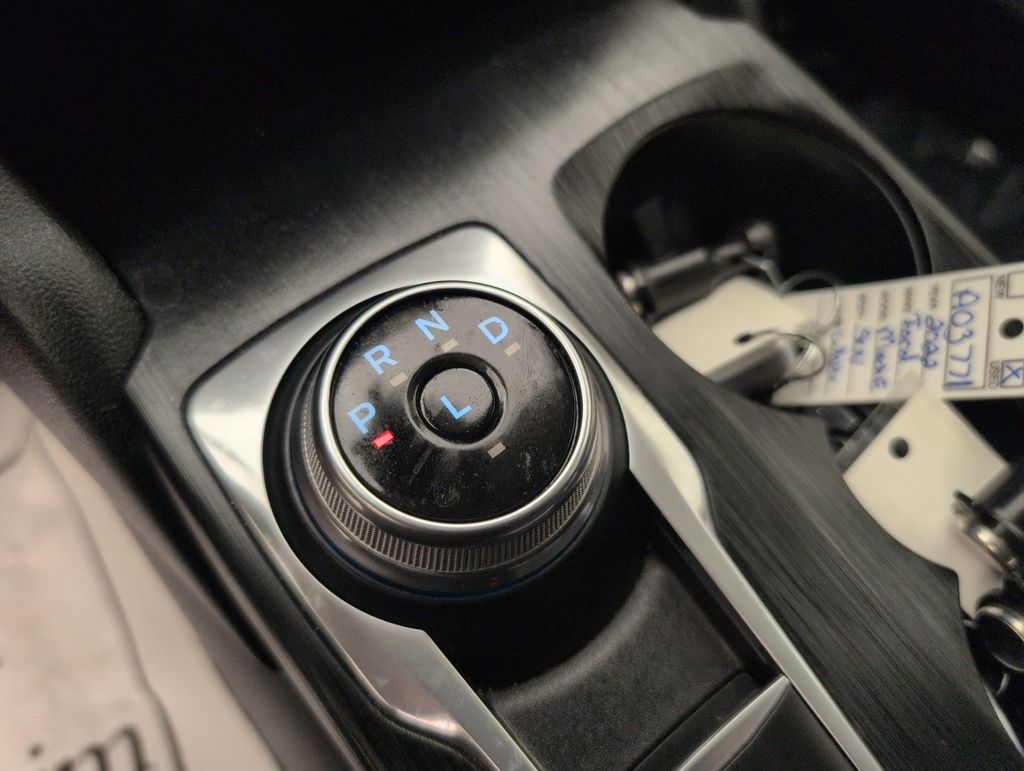 2023 Oxford White Ford Escape Base FWD SUV