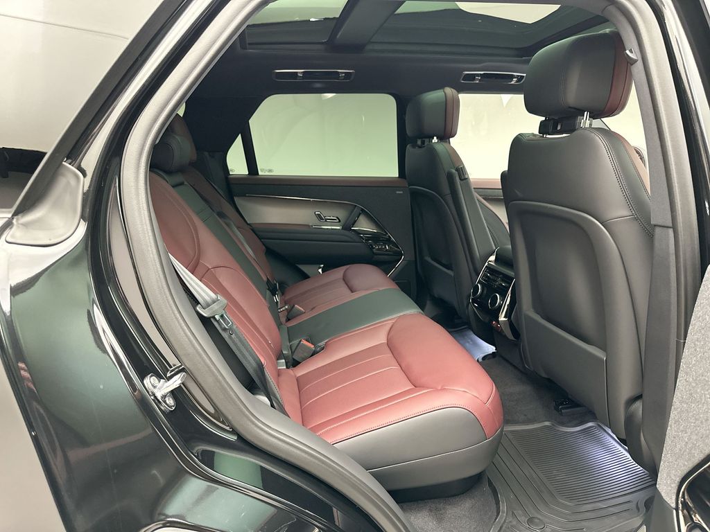 Thumbnail: 2024 Land Rover Range Rover Sport - 4