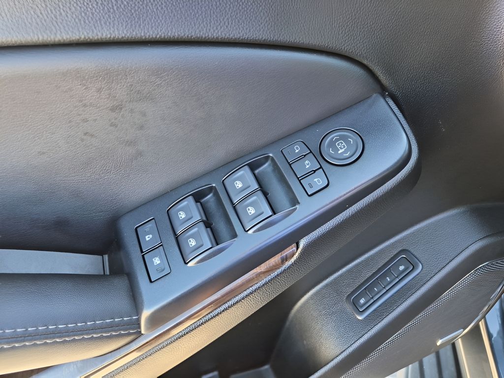 Used Car 2019 Chevrolet Suburban  Lt For Sale Under $25,000 In Austin, Texas