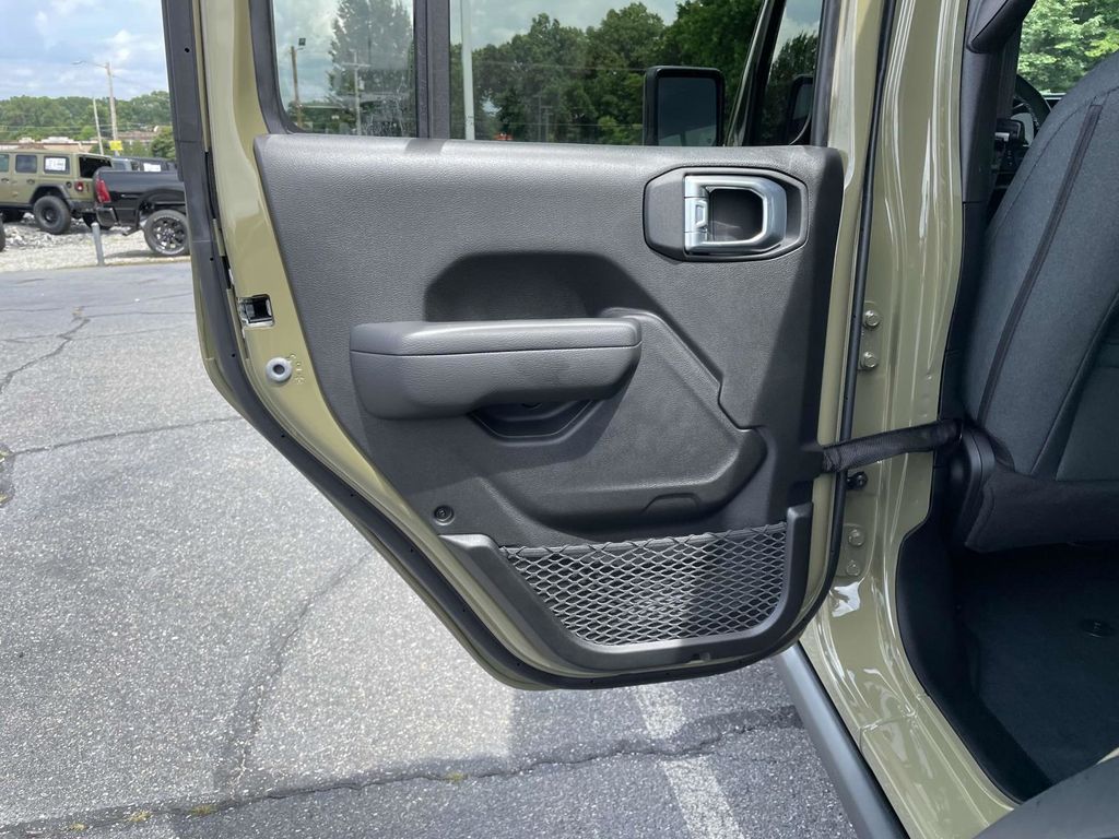 2025 Jeep Wrangler 4-Door Willys - Photo 20