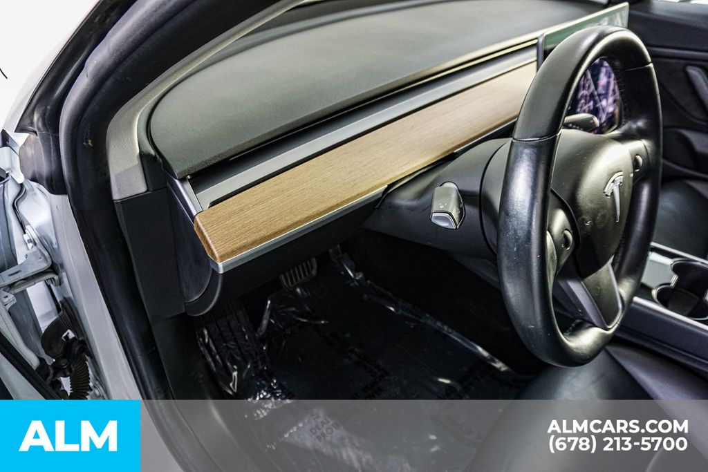 Used 2018  Tesla Long Range image 32