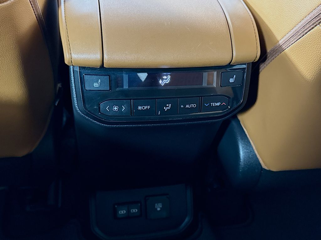 Thumbnail: 2024 Toyota Highlander - 26