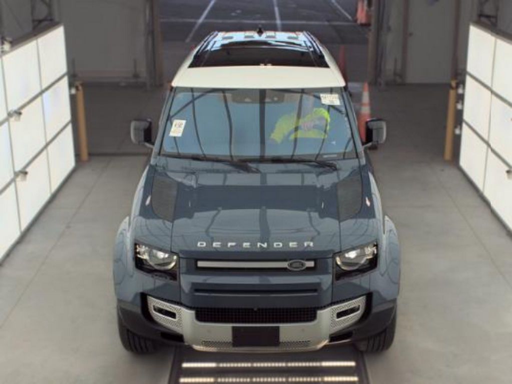 Used 2021 Blue Land Rover SE image 3