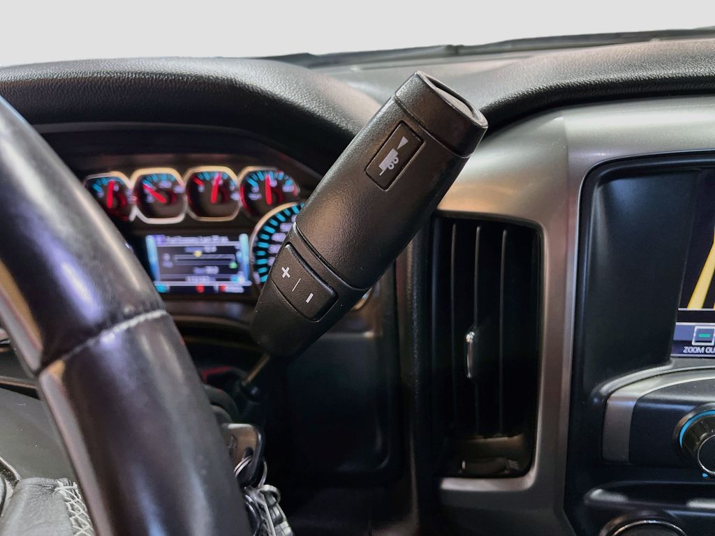 Used 2018 Graphite Metallic Chevrolet LT image 17