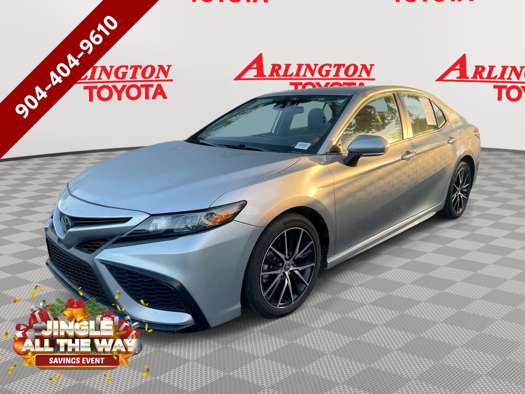 2023 Toyota Camry SE's photo