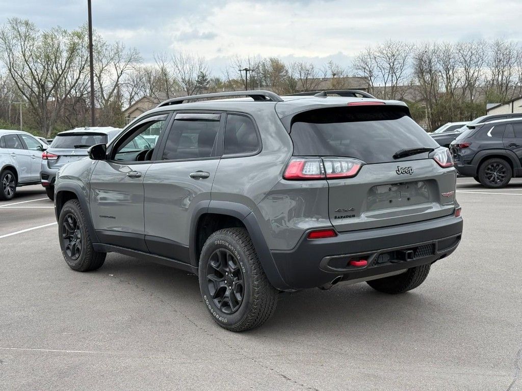 View vehicle photo 4