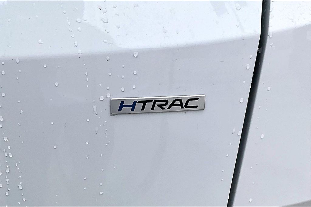 New 2026 White Hyundai SEL image 8