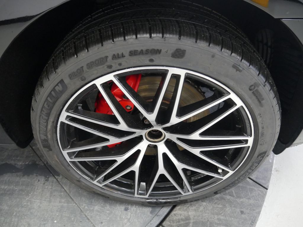 Thumbnail: 2023 Porsche Macan - 16