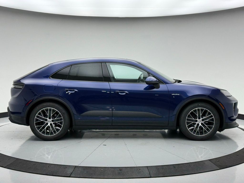 Thumbnail: 2025 Porsche Macan - 7