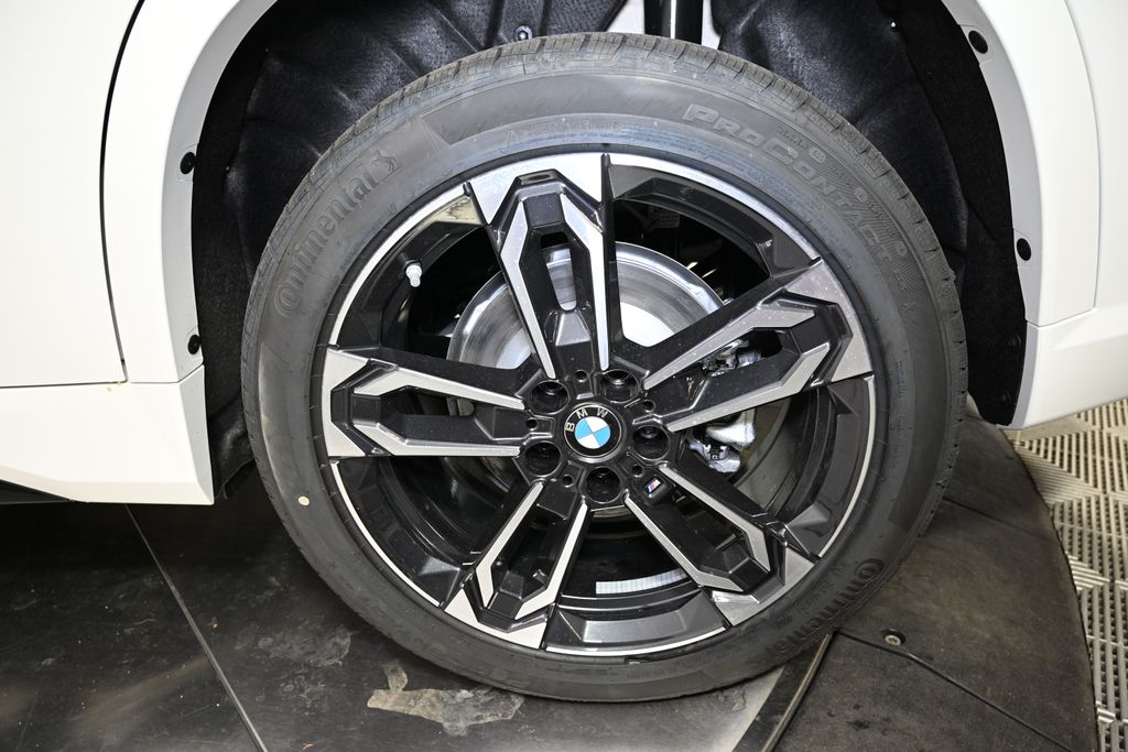 Thumbnail: 2025 BMW X1 - 12