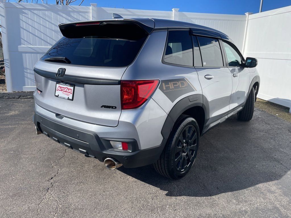 View vehicle photo 5