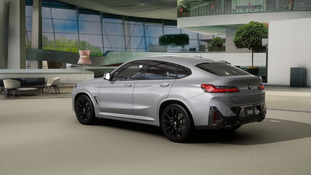 Thumbnail: 2025 BMW X4 - 28