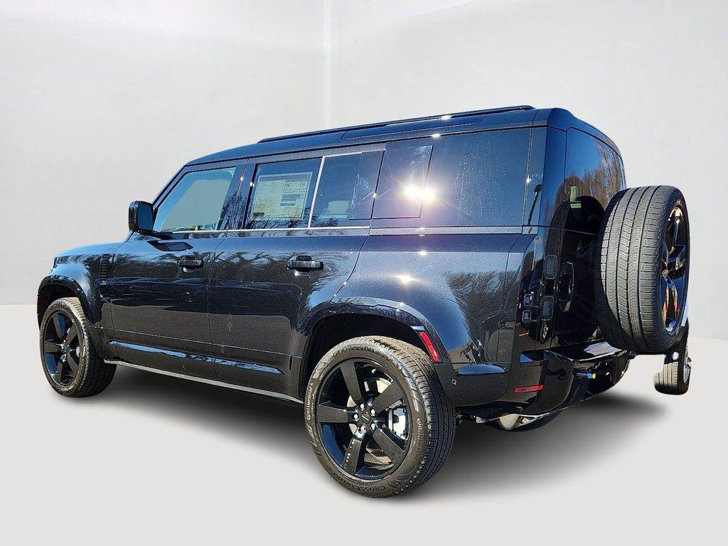 Thumbnail: 2026 Land Rover Range Rover Sport - 4