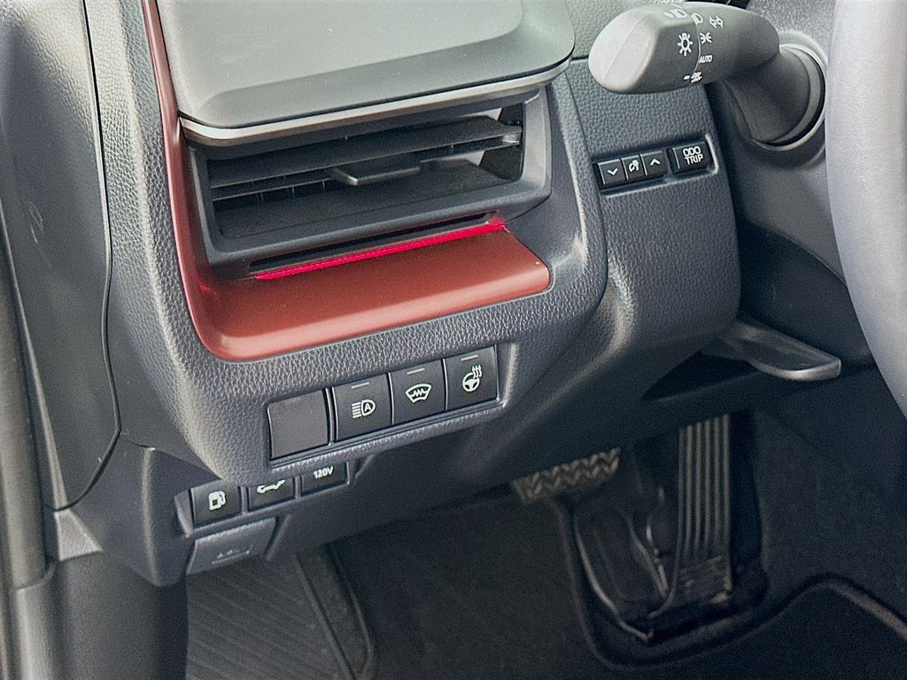 Thumbnail: 2024 Toyota Prius Prime - 10