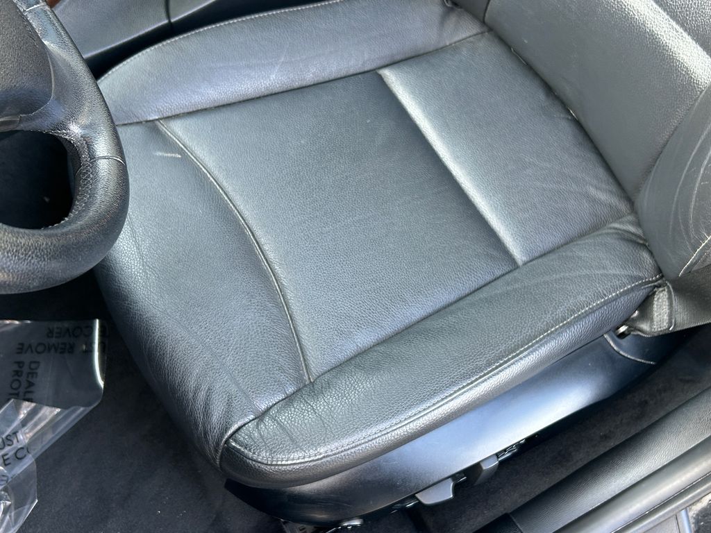 Thumbnail: 2011 BMW 3 Series - 15