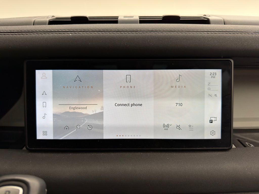 Thumbnail: 2022 Land Rover Defender - 9