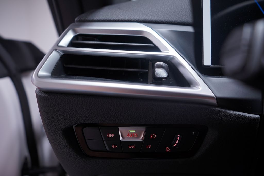 Thumbnail: 2026 BMW M4 - 18