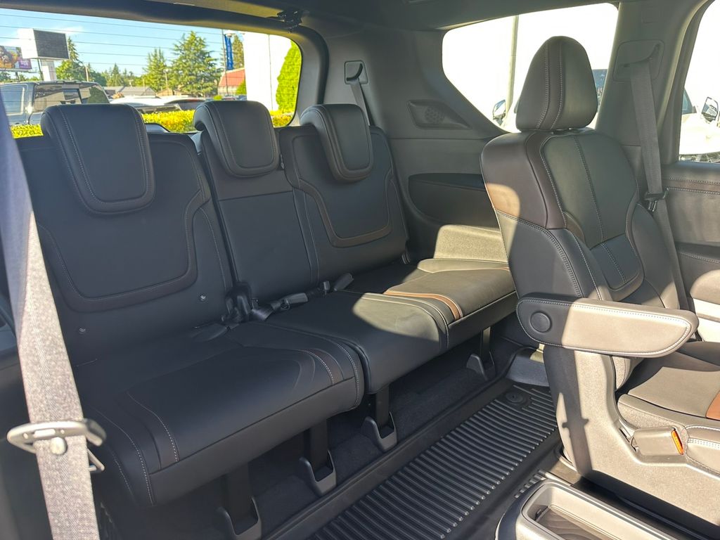 2025 Nissan Armada SL