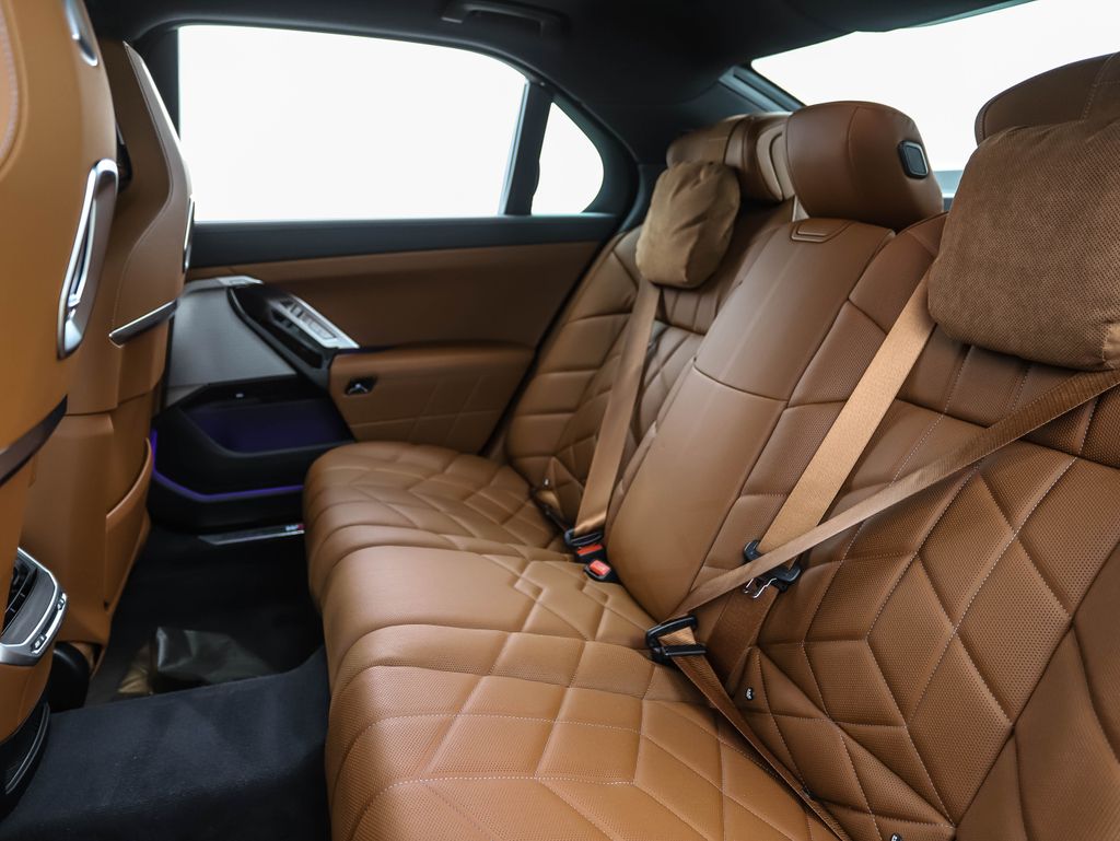 Thumbnail: 2024 BMW 7 Series - 21