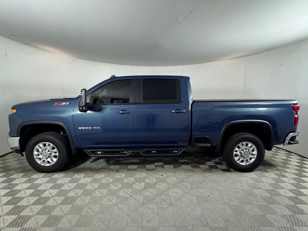 Used 2025 Blue Chevrolet LT image 7