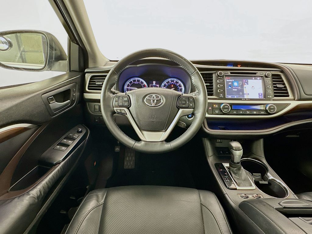 2015 Toyota Highlander Limited 23