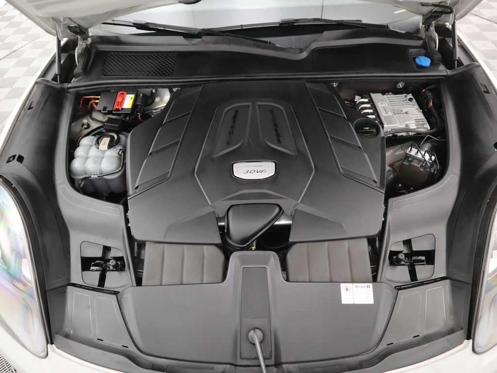 Thumbnail: 2021 Porsche Cayenne - 30