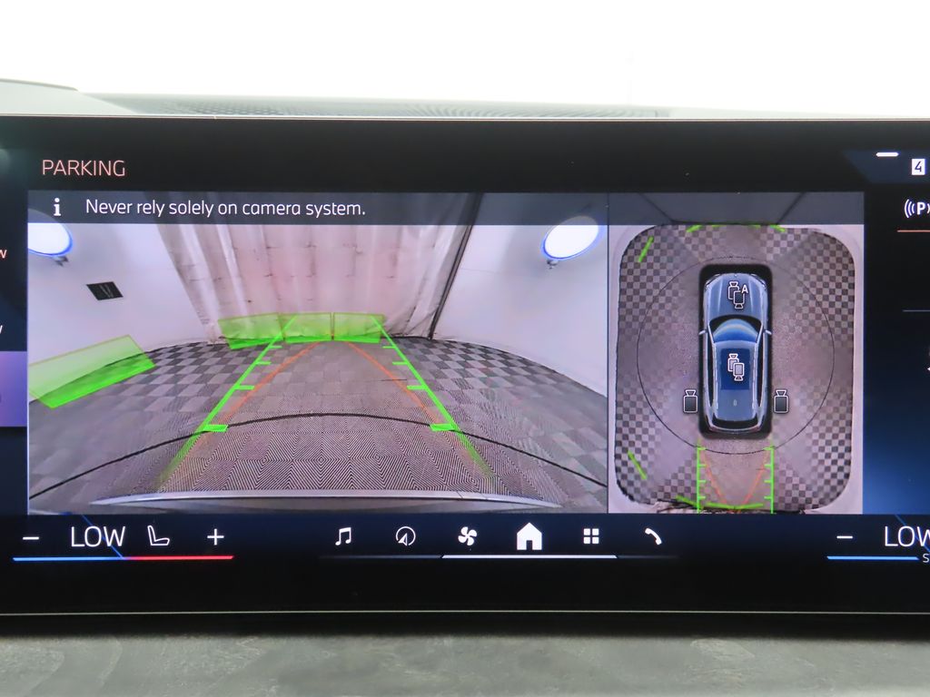 Thumbnail: 2026 BMW X5 - 15