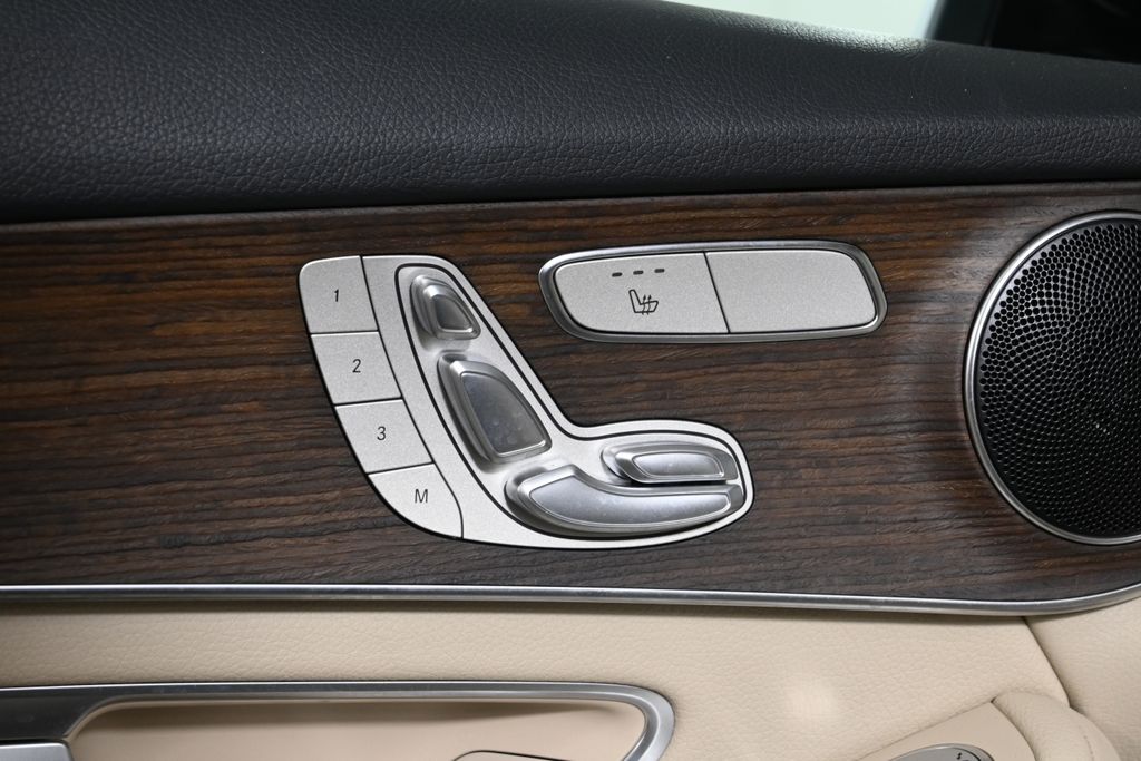 Thumbnail: 2022 Mercedes-Benz GLC - 31