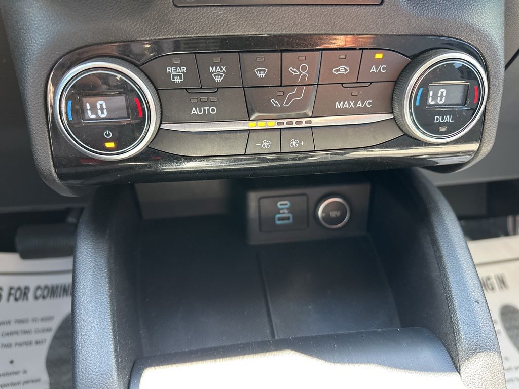 2021 Carbonized Gray Metallic Ford Escape SE FWD SUV
