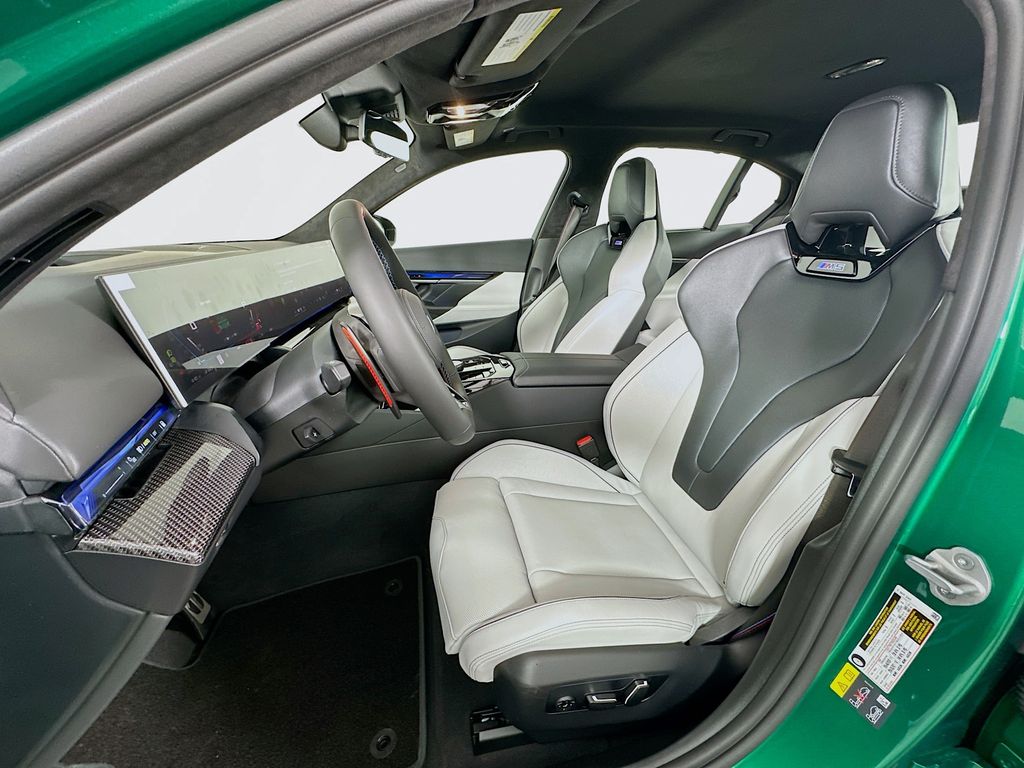 Thumbnail: 2026 BMW M5 - 16