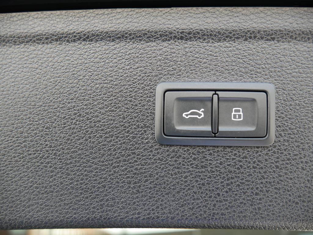 Thumbnail: 2023 Audi Q5 - 26