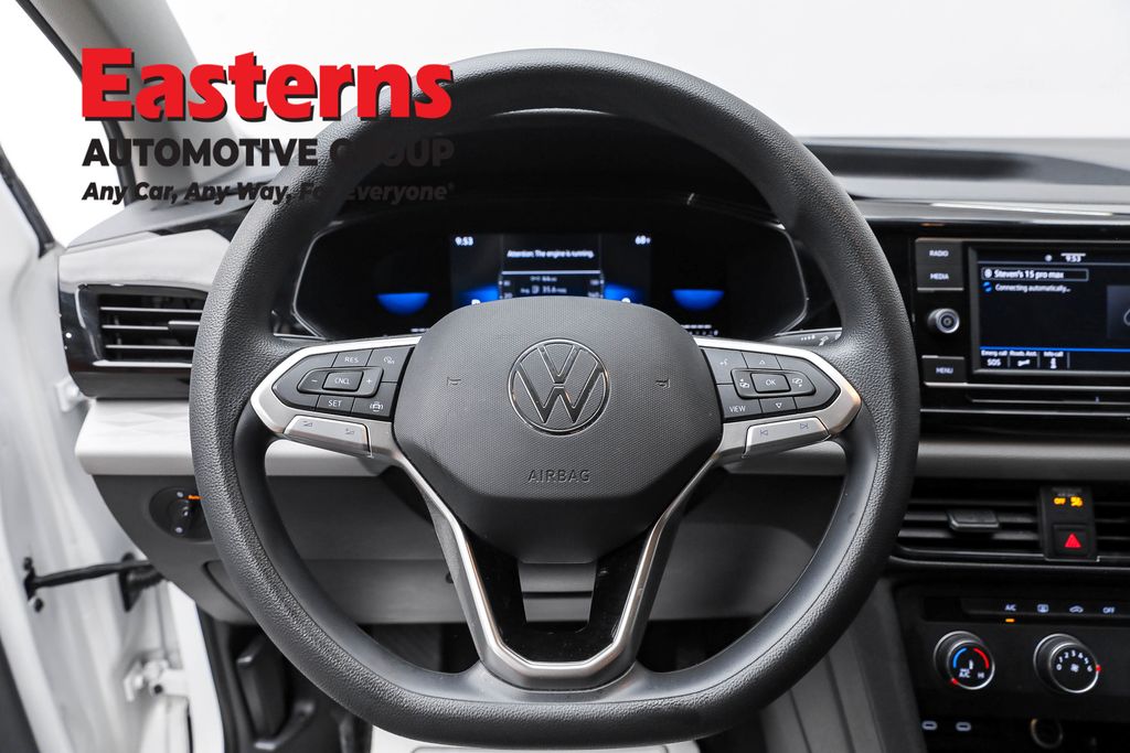 Used 2022 White Volkswagen 1.5T S image 10
